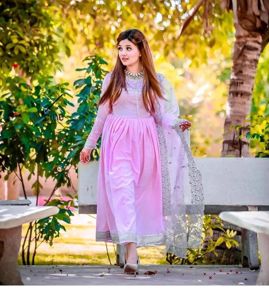 @rabeecakhan wearing LMA