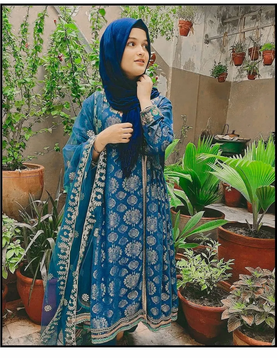 @tasmeetshaikh_ wearing LMA