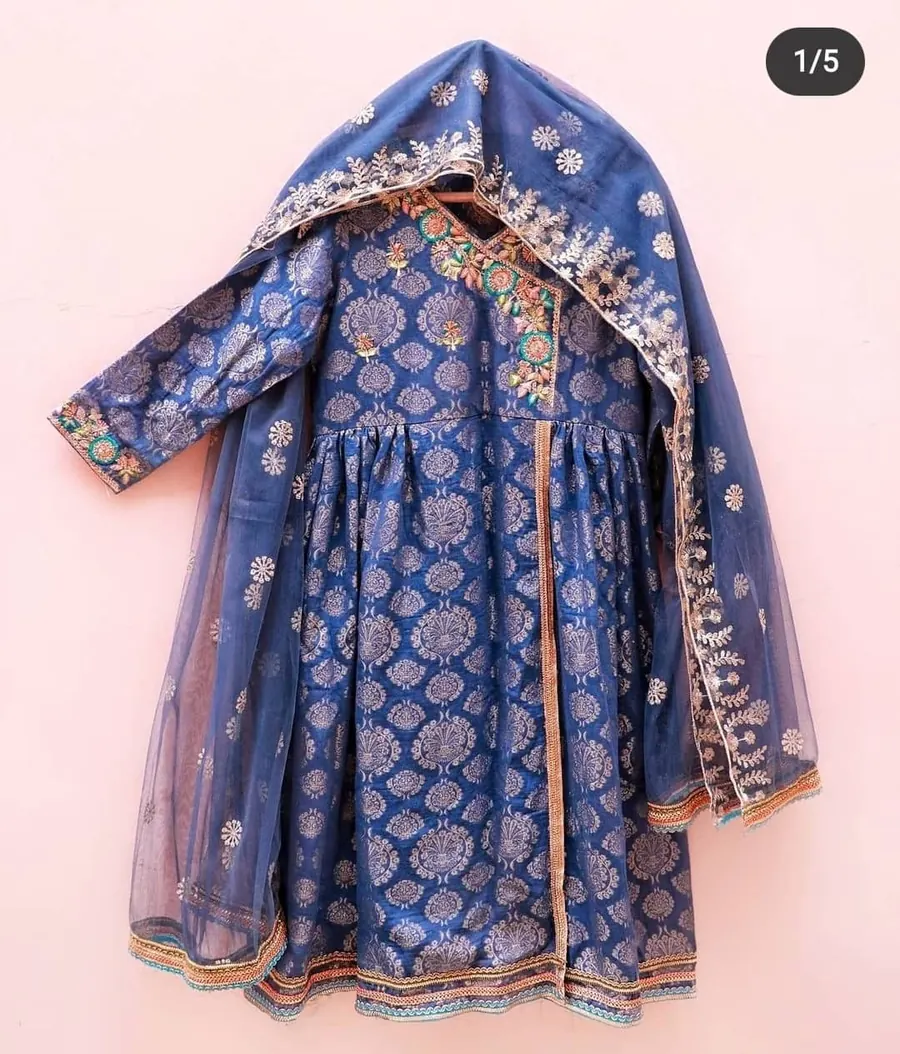 @fatimah_jaffry wearing LMA