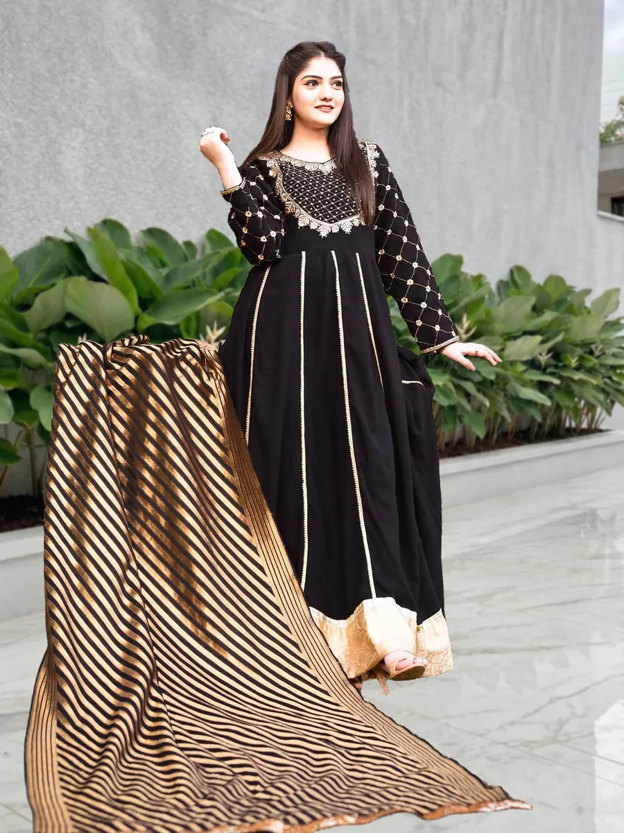 Beauty, black cotton silk frock with a banarsi dupatta