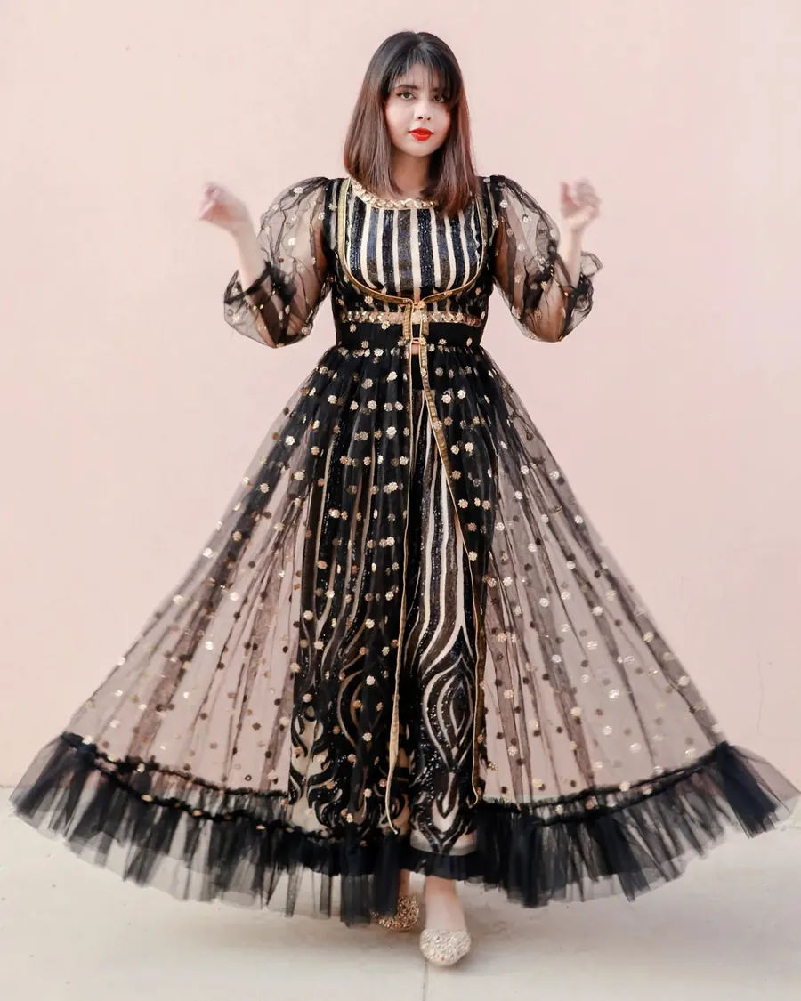 Black and Gold Net Ensemble, photo 7 of 7