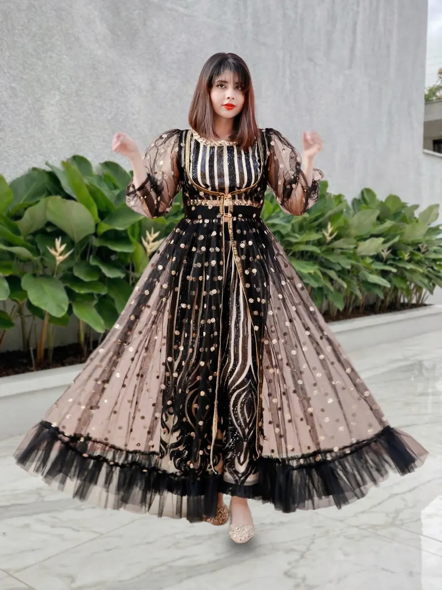 Black and Gold Net Ensemble, photo 5 of 7