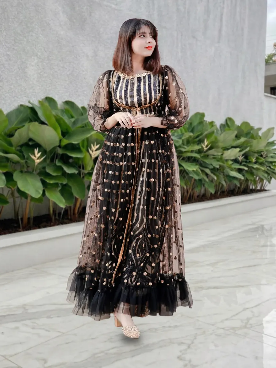 Black and Gold Net Ensemble, photo 6 of 7