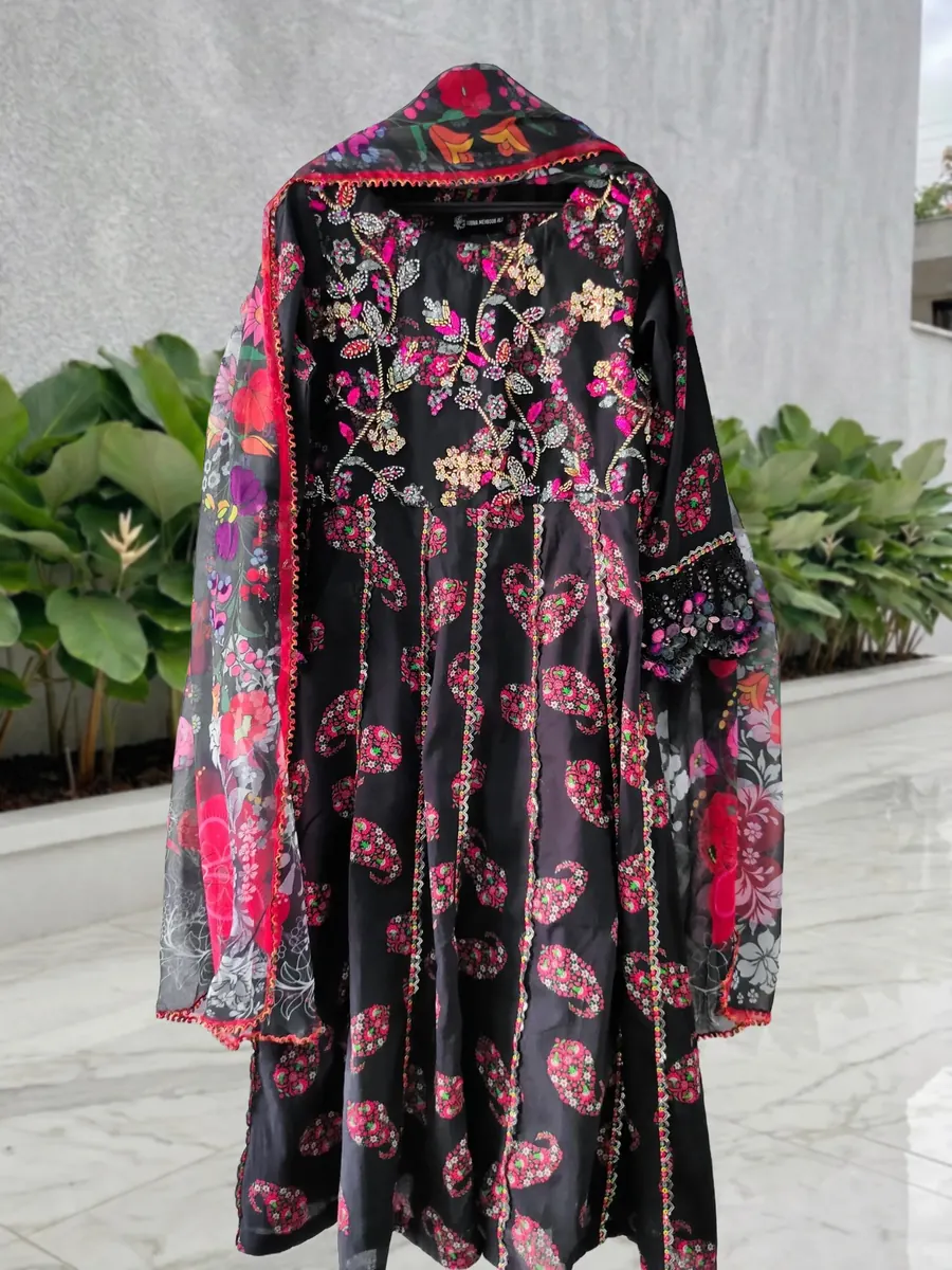 Black Lawn Frock with Pearls, photo 4 of 8