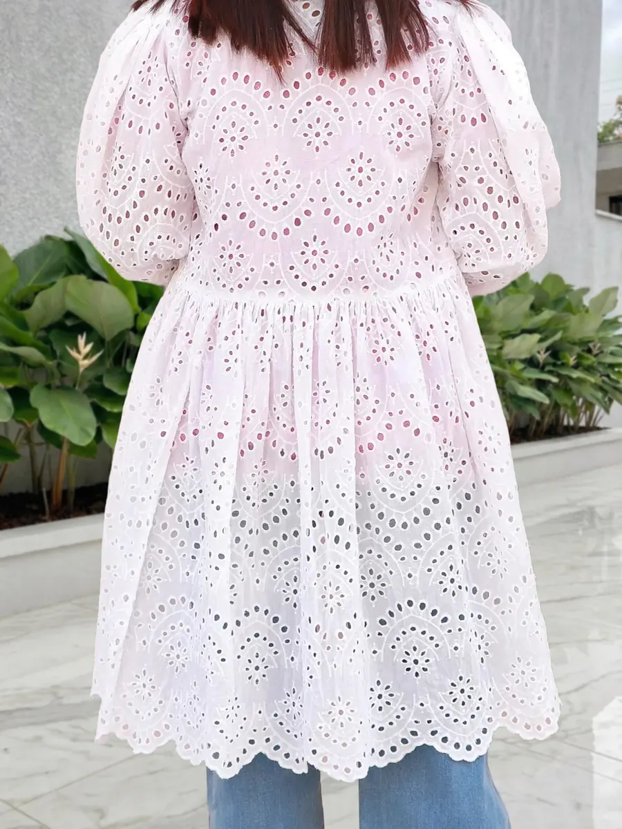 Chikankari Shrug, photo 2 of 5