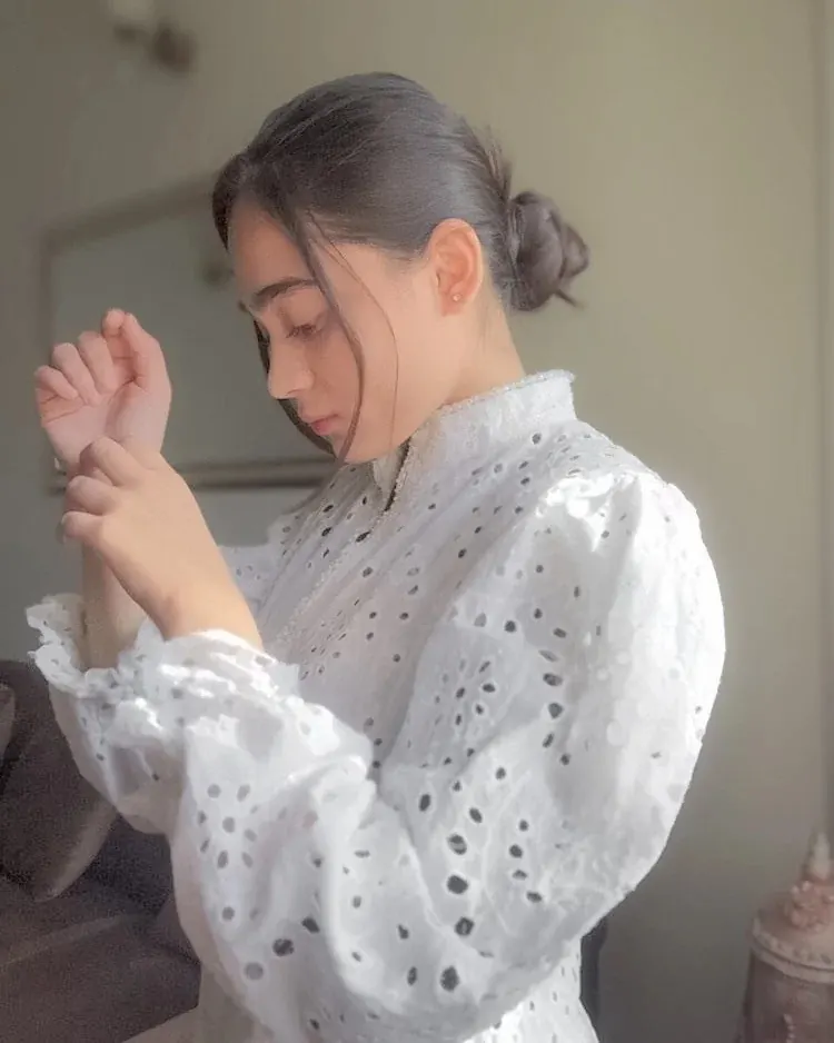 Chikankari Shrug, photo 4 of 5