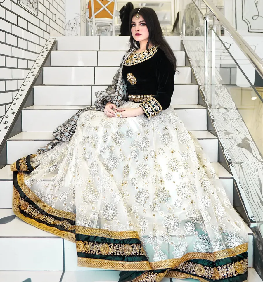 Elegance Lehenga, photo 8 of 8
