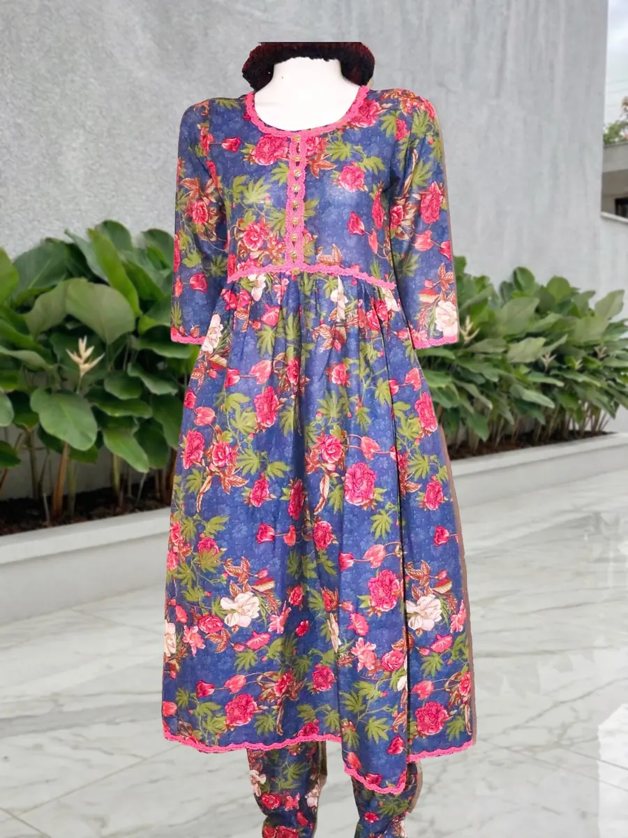 Korean Lawn Suit, photo 2 of 3