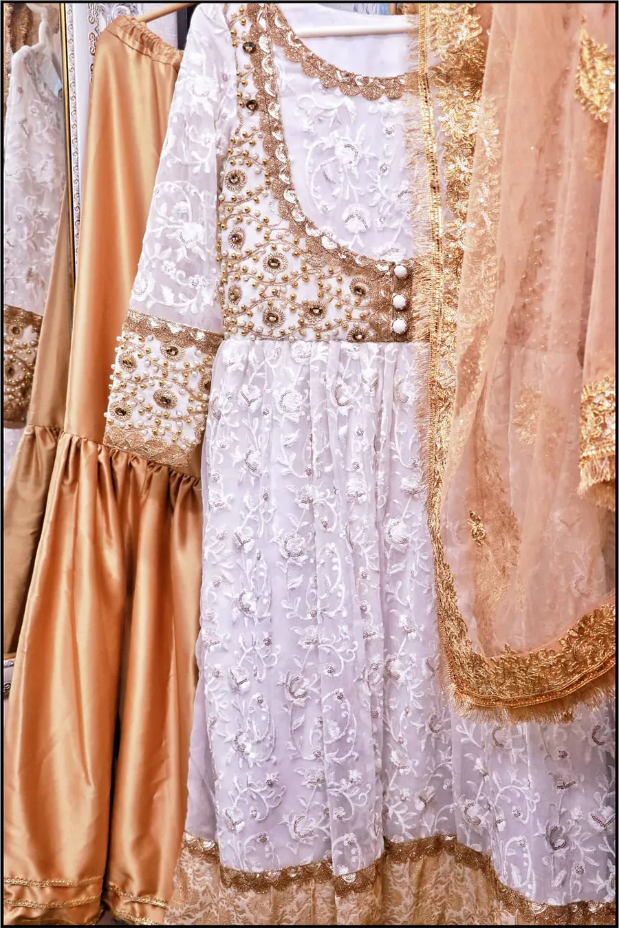 Yarrow in Ivory, photo 7 of 8