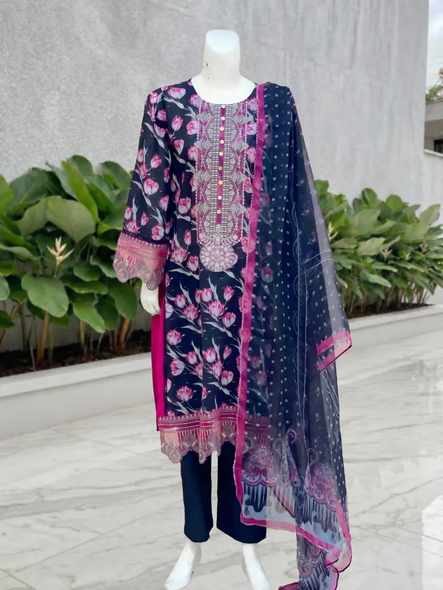 Zari Bahar, photo 2 of 8