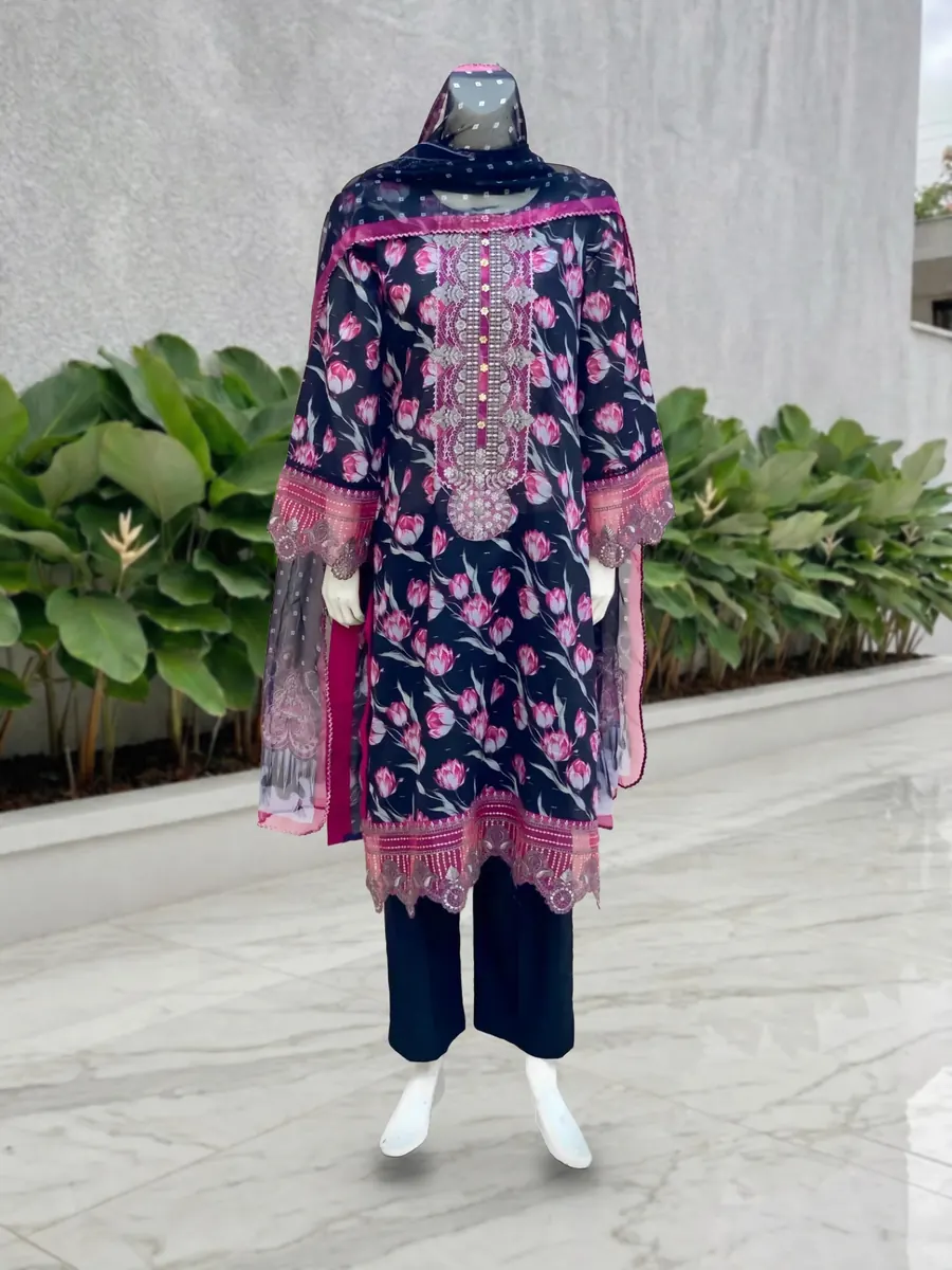 Zari Bahar, photo 4 of 8